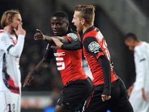 Rennes ease past nine-man Nantes