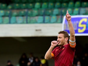 Team News: Francesco Totti starts for Roma