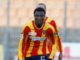 Edward Ofere of Lecce in action during the Serie A match between Lecce and Chievo at Stadio Via del Mare on December 12, 2010