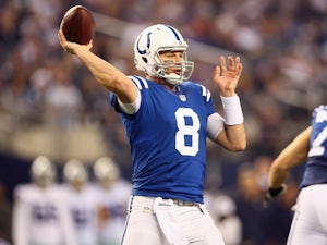 Hasselbeck signs Colts extension