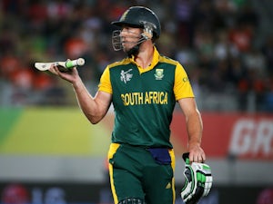 De Villiers guides SA to 303 against India