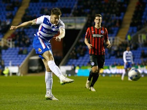 Mackie double gives Reading win