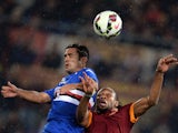 Roma's midfielder from Mali Seydou Keita vies with Sampdoria's forward from Brazil Eder during the Italian Serie A football match Roma vs Sampdoria at the Olympic Stadium in Rome on March 16, 2015