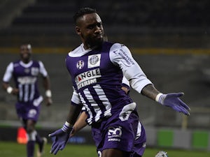 Toulouse's French defender Jean-Armel Kana Biyik celebrates after scoring a goal during the French L1 football match Toulouse vs Bordeaux on March 21, 2015