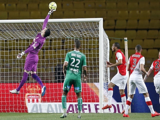 Monaco's Croatian goalkeeper Danijel Subasic makes a save during the French L1 football match between Monaco and Saint Etienne on April 3, 2015