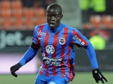 Caen's French midfielder N'golo Kante runs with the ball during the French L1 football match Lorient versus Caen on March 14, 2015
