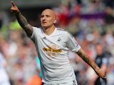 Jonjo Shelvey of Swansea scoring their first goal from the penalty spot during the Barclays Premier League match between Swansea City and Everton at Liberty Stadium on April 11, 2015