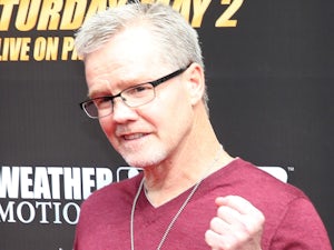 Roach: 'Pacquiao can win with arm behind his back'
