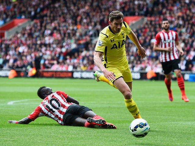 Jan Vertonghen of Spurs skips past Sadio Mane of Southampton during the Barclays Premier League match between Southampton and Tottenham Hotspur at St Mary's Stadium on April 25, 2015