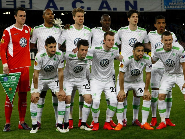 Wolfsburg players pose before the UEFA Europa League quarter final second leg football match SSC Napoli vs VFL Wolfsburg on April 23, 2015