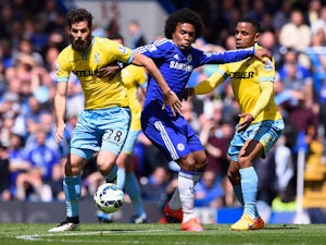 Hazard fires Chelsea ahead as title looms