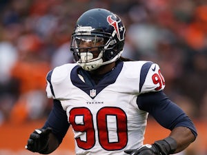Smith pleased with Clowney injury recovery