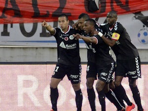 Ten-man Marseille beaten by Reims