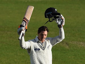 New Zealand lead passes 300 at stumps