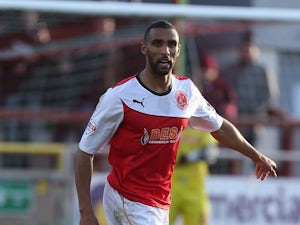 Nathan Pond signs new Fleetwood deal