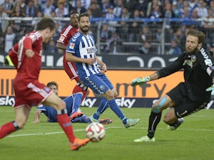 Hamburger SV retain Bundesliga place