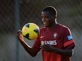ortugal's midfielder William Carvalho takes part in a training session in Praia del Rey, near Obidos, on November 11, 2013