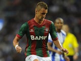 Maritimo's German defender Patrick Bauer controls the ball during the Portuguese league football match FC Porto vs Maritimo at the Dragao Stadium in Porto on August 15, 2014