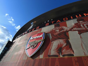 Arsenal 'close in on Holding signing'