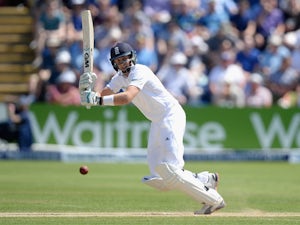 England move past low Aussie total