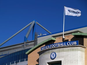 Chelsea begin talks with teenage striker?