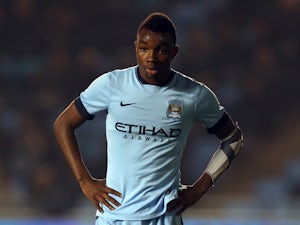Man City youngster extends contract