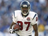  Wide Receiver JaJuan Dawson #87 of the Houston Texans handles the ball during the NFL game against the Tennessee Titans at The Coliseum on November 10, 2002