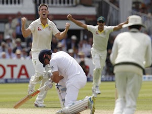 Aussies level up series as England collapse