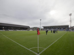 Aberdeen close gap with victory at Dundee