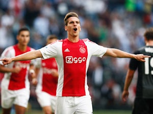 Milik penalty helps Ajax beat Jablonec