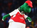 The Gunnersaurus has a kickabout ahead of Arsenal's clash with Liverpool on August 24, 2015