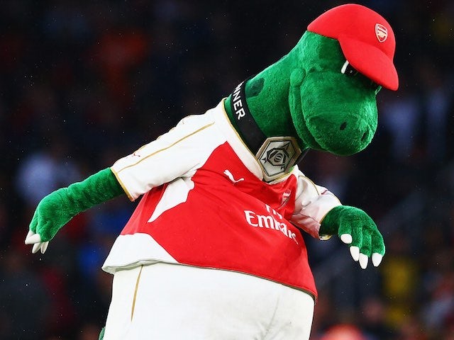 The Gunnersaurus has a kickabout ahead of Arsenal's clash with Liverpool on August 24, 2015