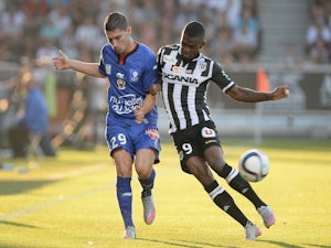 Angers maintain unbeaten start