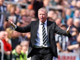 Steve McClaren manager of Newcastle United gestures during the Barclays Premier League match between Newcastle United and Arsenal at St James' Park on August 29, 2015