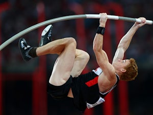 Barber takes surprise gold in pole vault