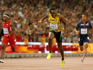 Usain Bolt leads Jamaica to relay gold