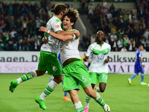 Wolfsburg make light work of Schalke