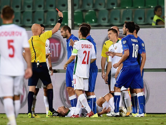Red card for Daniele De Rossi of Italy (C) during the UEFA EURO 2016 Qualifier match between Italy and Bulgaria on September 6, 2015 in Palermo, Italy.
