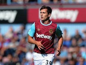 West Ham youngster pens new deal