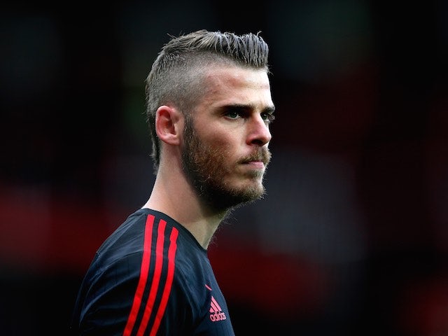 David de Gea warms up prior to Man Utd's game with Liverpool on September 12, 2015