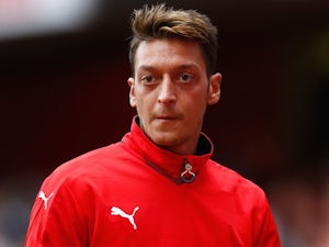 Ozil "completely fit" for Swansea match