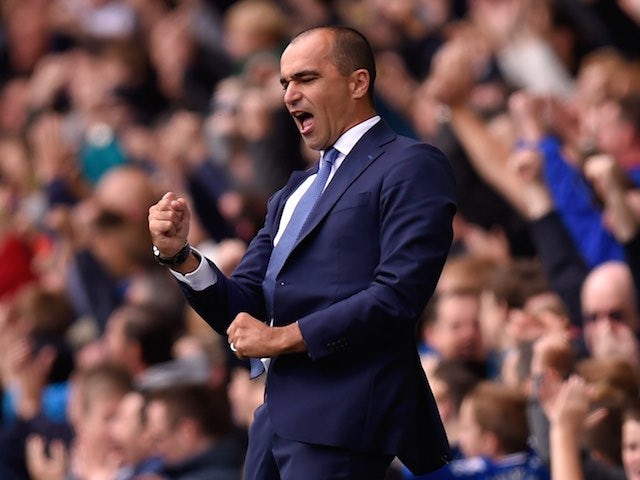 Roberto Martinez celebrates Everton taking the lead against Chelsea on September 12, 2015