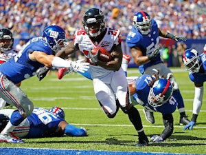 Falcons edge out Giants