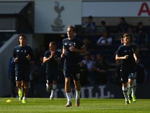 Harry Kane leads Spurs teammates in the warm-up prior to the game with Crystal Palace on September 20, 2015