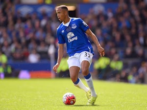 Galloway signs new Everton deal