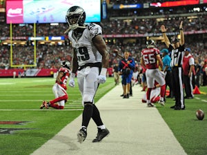 Eagles power past Giants to top NFC East
