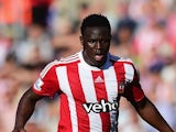 Victor Wanyama of Southampton is chased by Morgan Schneiderlin of Manchester United during the Barclays Premier League match between Southampton and Manchester United at St Mary's Stadium on September 20, 2015 in Southampton, United Kingdom.
