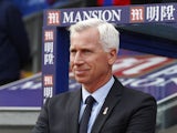 Crystal Palaces English manager Alan Pardew awaits kick off in the English Premier League football match between Crystal Palace and West Bromwich Albion at Selhurst Park in south London on October 3, 2015