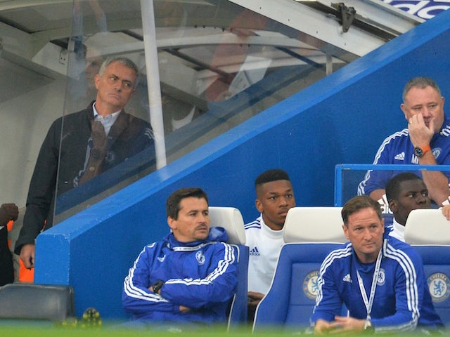 Chelsea's Portuguese manager Jose Mourinho (L) reacts during the English Premier League football match between Chelsea and Southampton at Stamford Bridge in London on October 3, 2015.