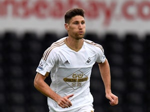 Fernandez close to signing new Swansea deal